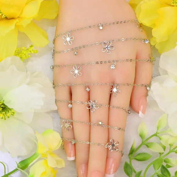 "Minimalist Bracelet, Sleek & Modern Design, Women’s Fashion, YC110211-B - Picture 6 of 10